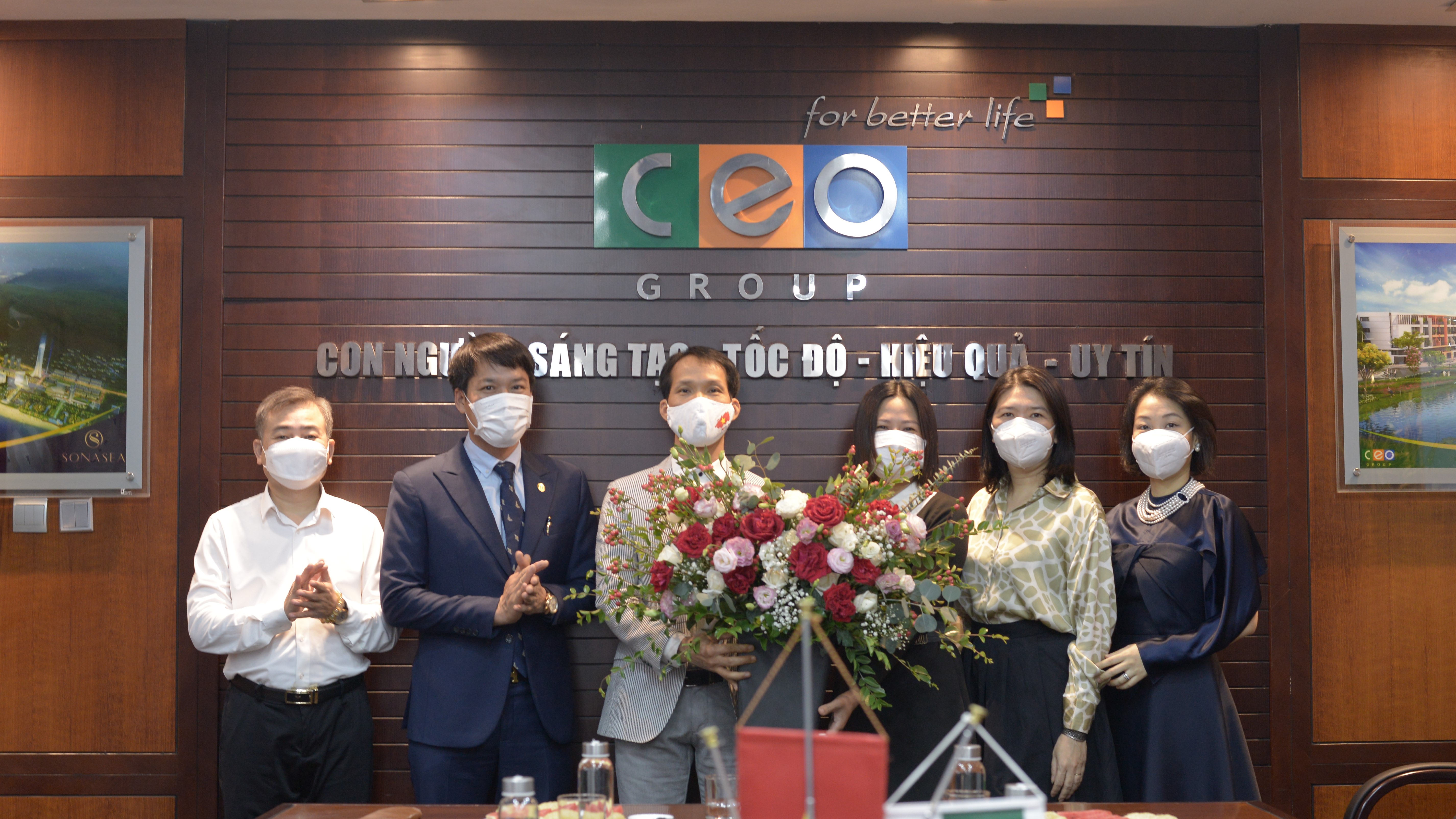 Tập đoàn CEO chúc mừng Ngày Doanh nhân Việt Nam - Tập đoàn CEO