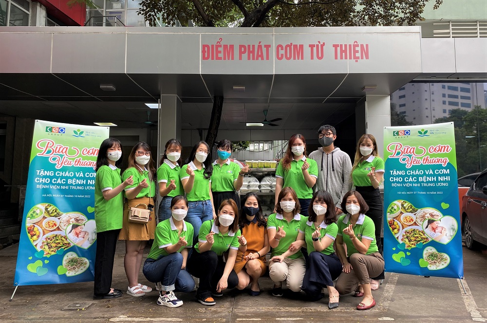 Tập đoàn CEO tặng 450 suất cơm cho bệnh nhi tại Bệnh viện Nhi Trung ương