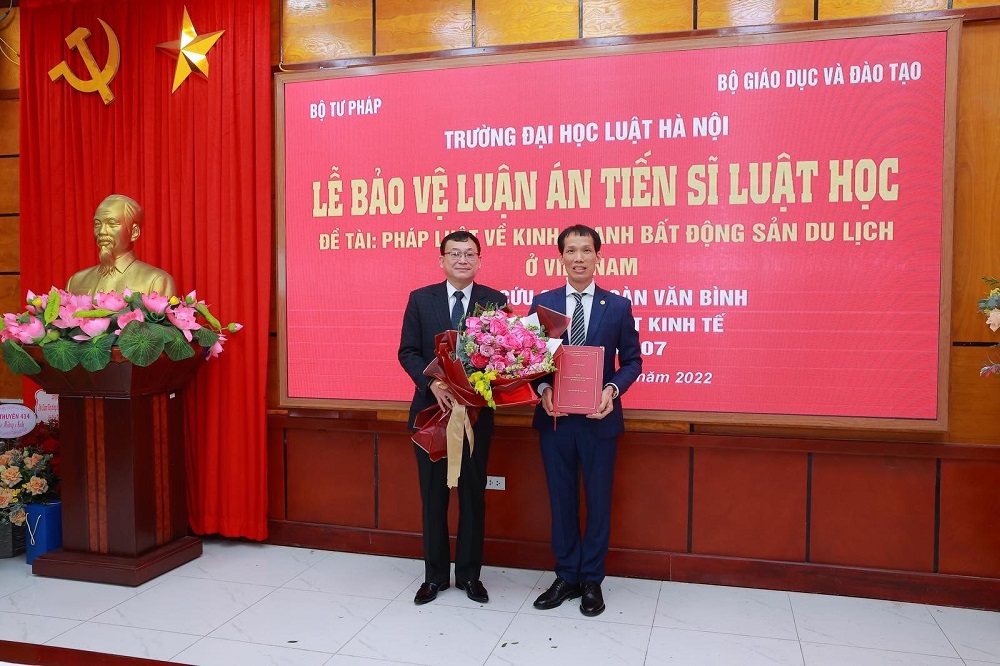 Chủ tịch Đoàn Văn Bình bảo vệ thành công Luận án Tiến sĩ Luật học