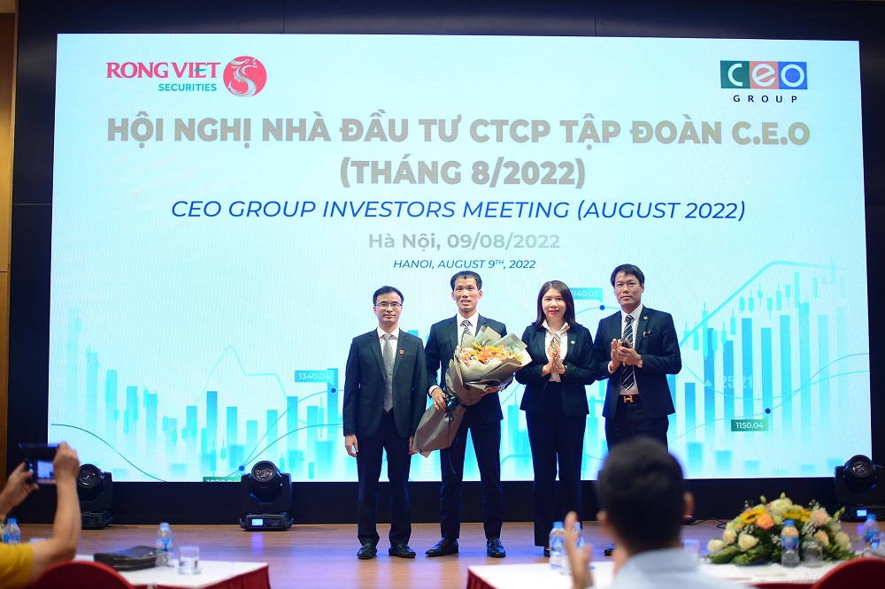 Tập đoàn CEO tham dự Hội nghị gặp gỡ nhà đầu tư