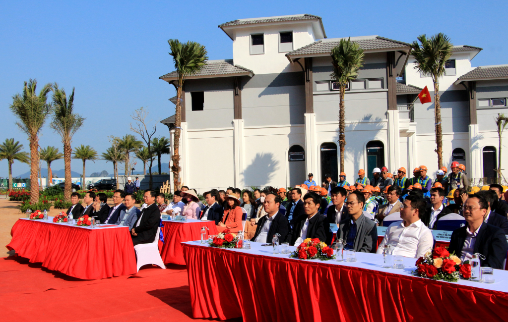 Vân Đồn phát động chiến dịch “230 ngày đêm cao điểm” thi công các công trình