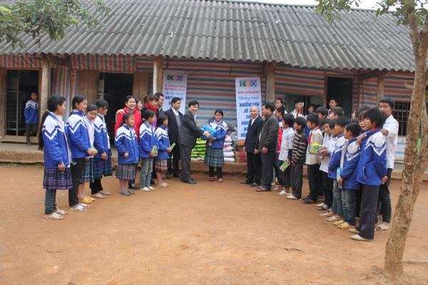 CEO Group mang hơi ấm lên vùng cao