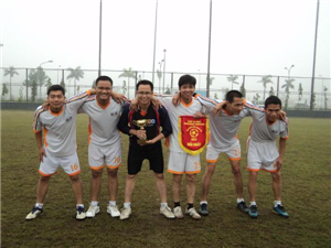 CEO Group dành cúp vô địch giải giao hữu bóng đá Cụm Doanh nghiệp Thăng Long 2012