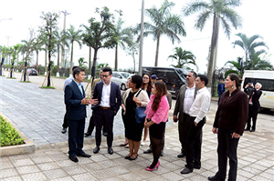 Thị trưởng thành phố Tacoma (Hoa Kỳ) thăm dự án Sunny Garden City của CEO Group