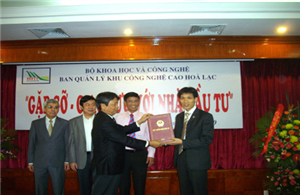 CEO Group nhận Giấy chứng nhận đầu tư dự án Trung tâm Đào tạo Công nghệ cao Đại Việt