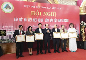 CEO Group được tôn vinh tại “Hội nghị Gặp mặt hội viên BĐS Việt Nam VNREA 2016”