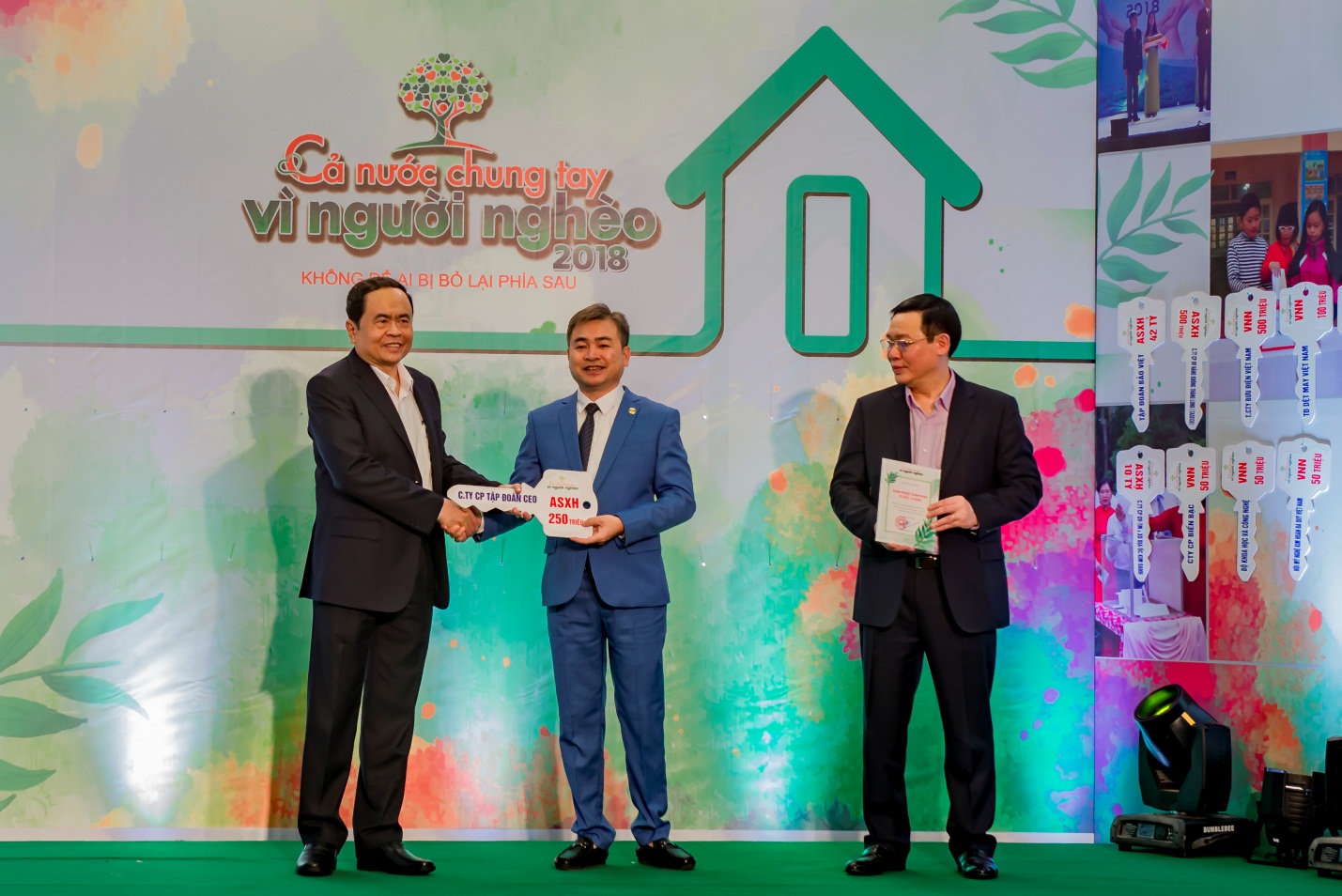 Tập đoàn CEO ủng hộ 500 triệu đồng cho Chương trình “Chung tay vì người nghèo 2018”