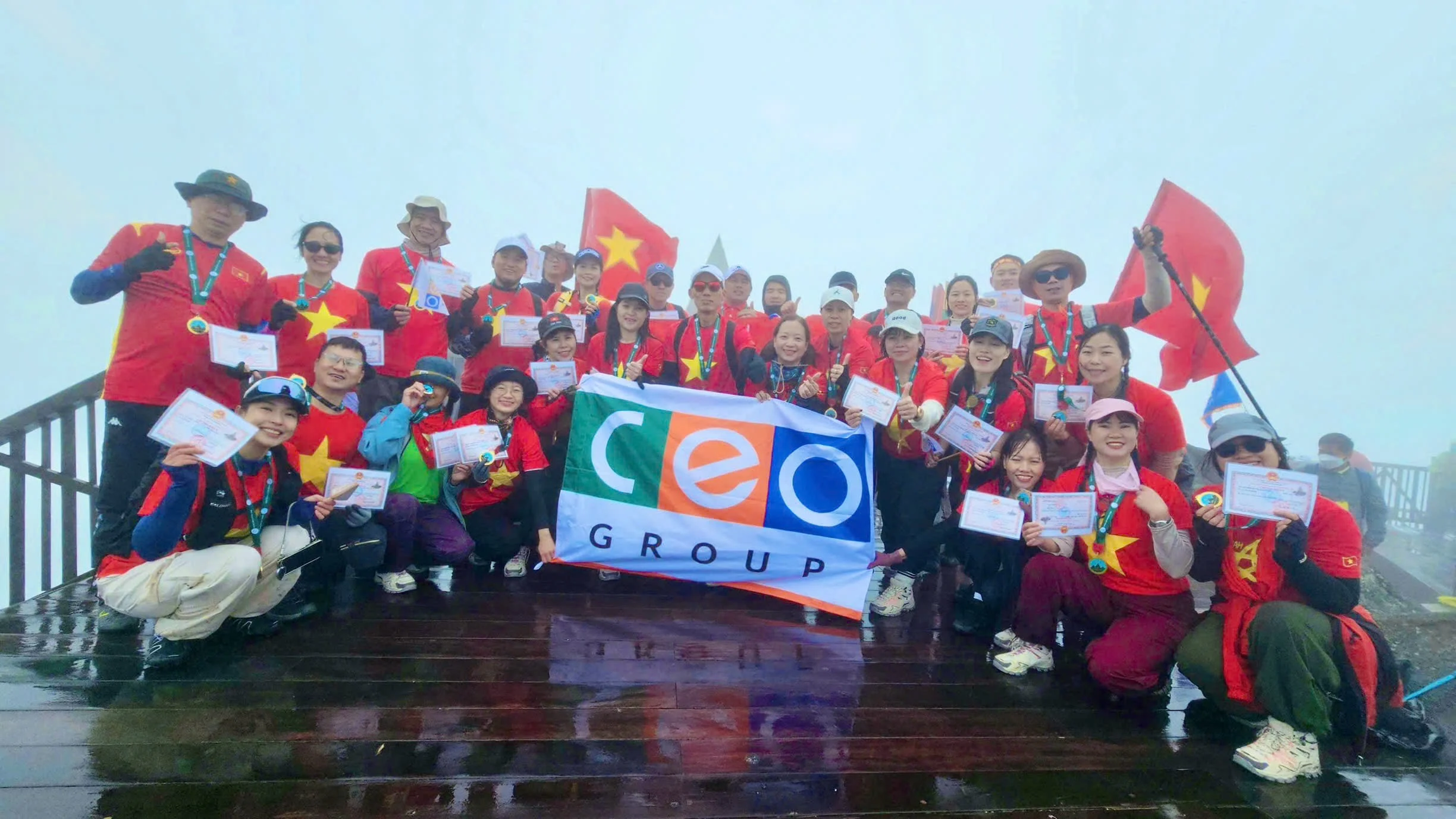 Chinh phục Fansipan: Khi văn hóa ‘One team’ hóa thành sức mạnh