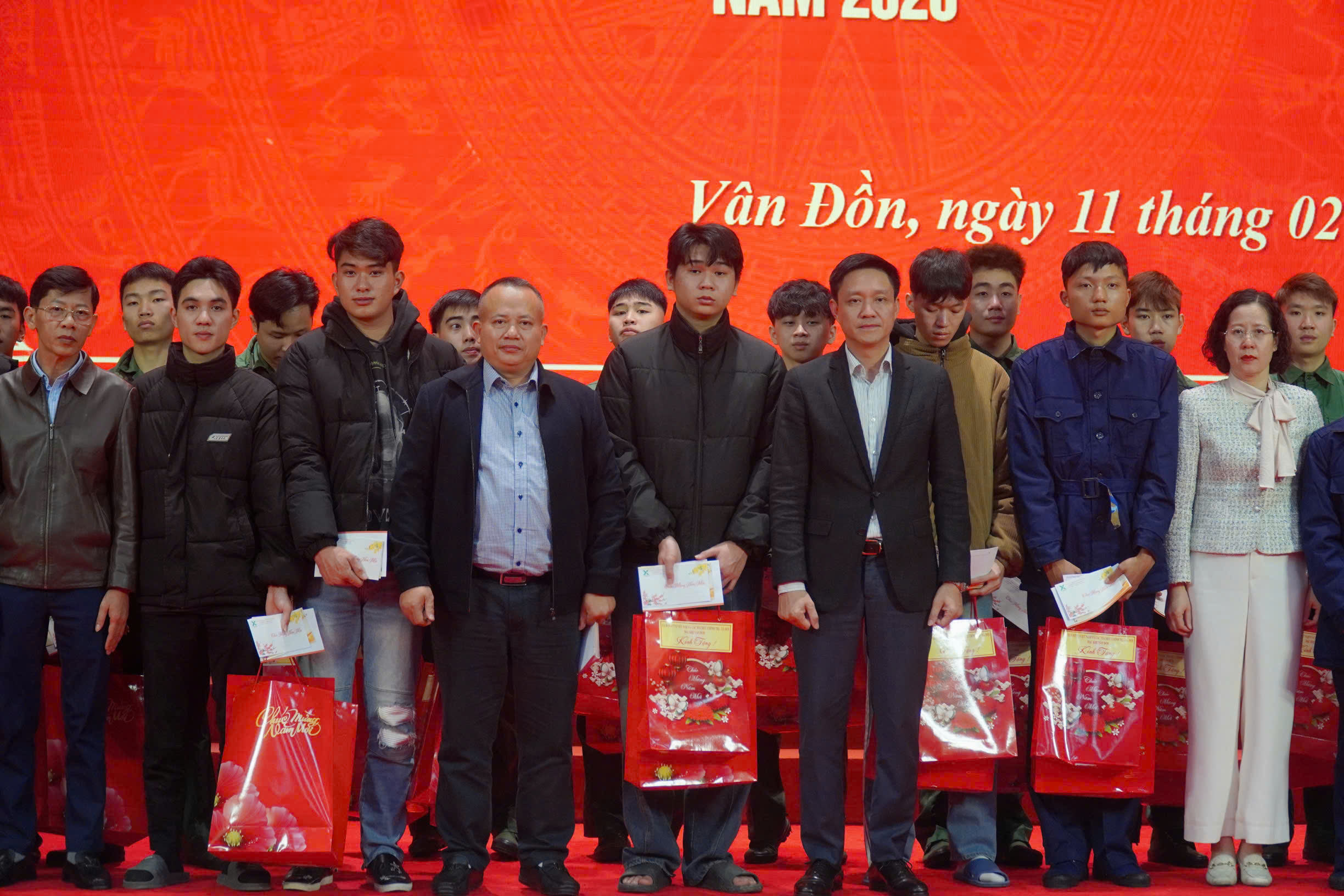 Z7524732381411 Ad1823ede19d04b72f3dcf60b4a00201