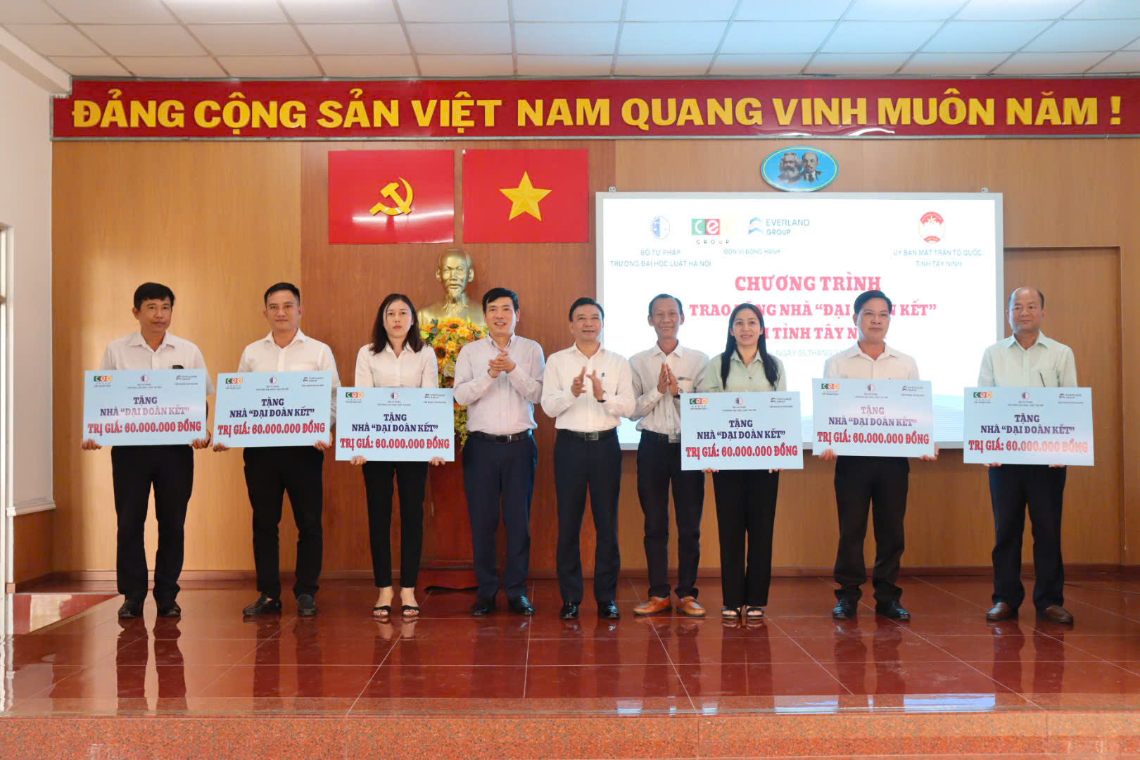 Z7589666511809 738db9f984564176b87ed6f184e668b6