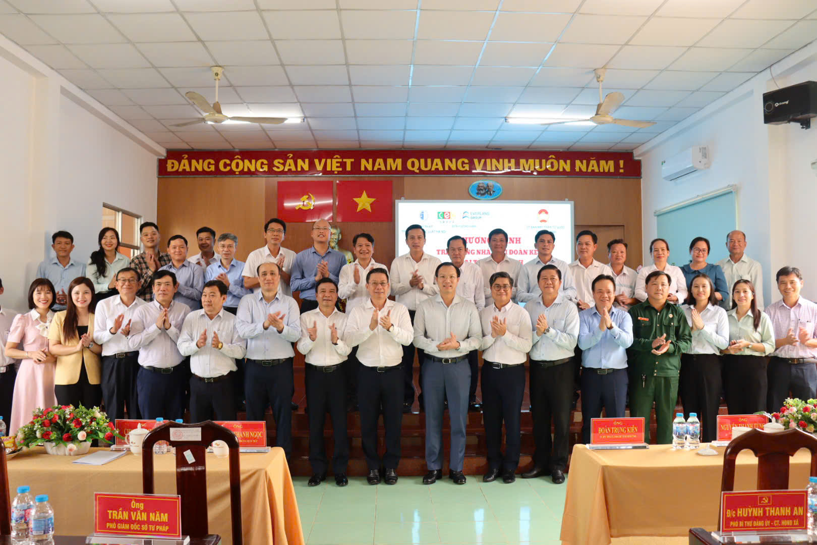 Z7589666511821 06295add229a04c7c66695a97902e3f1