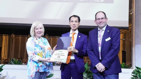 Người Việt đầu tiên nhận chứng nhận du lịch trên 150 quốc gia và vùng lãnh thổ