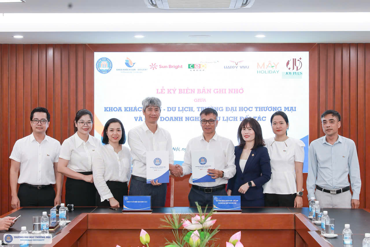 TẬP ĐOÀN CEO KÝ KẾT HỢP TÁC VỚI TRƯỜNG ĐẠI HỌC THƯƠNG MẠI