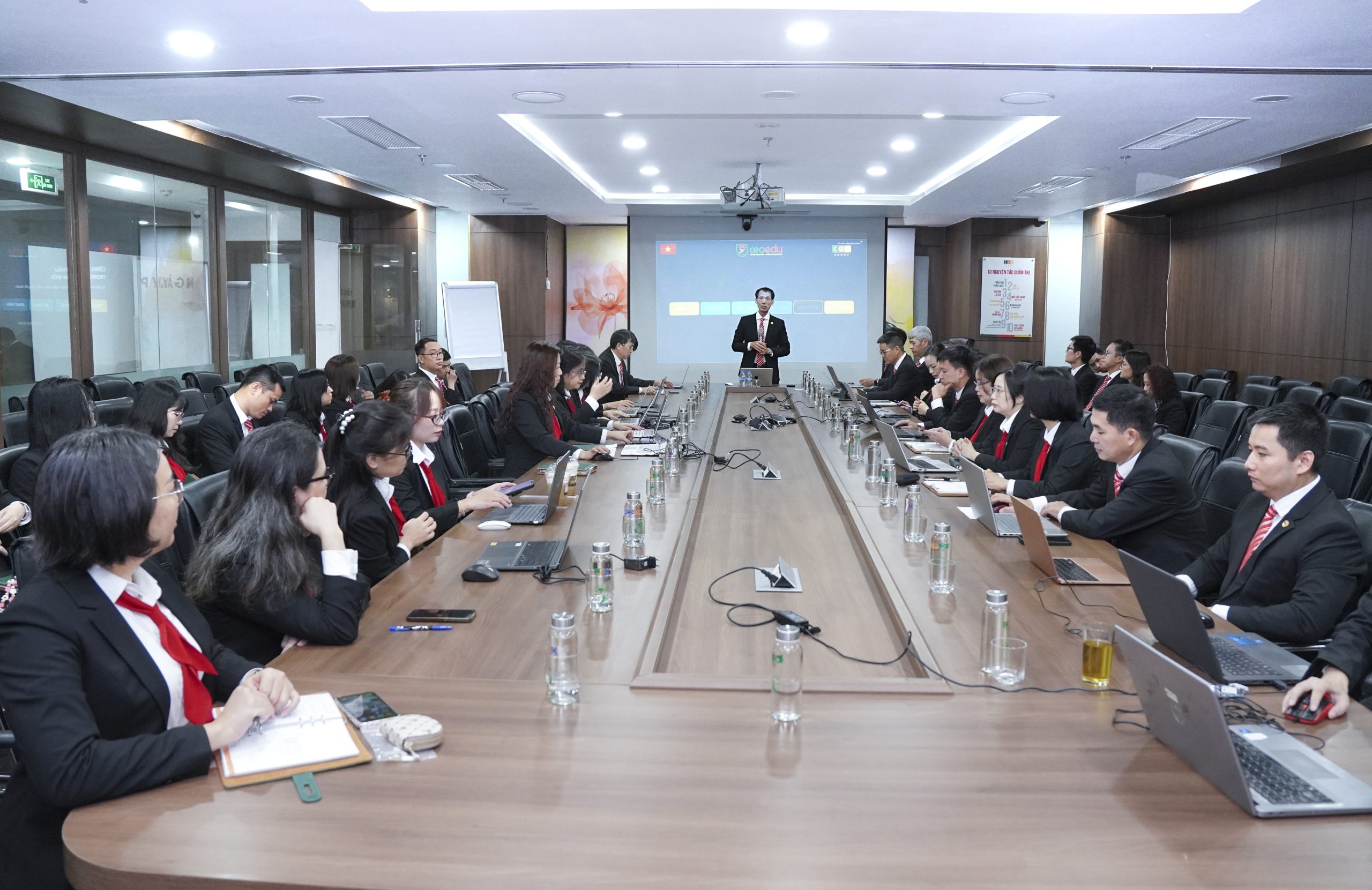 CEO Group đào tạo công tác giao thầu trong giai đoạn mới